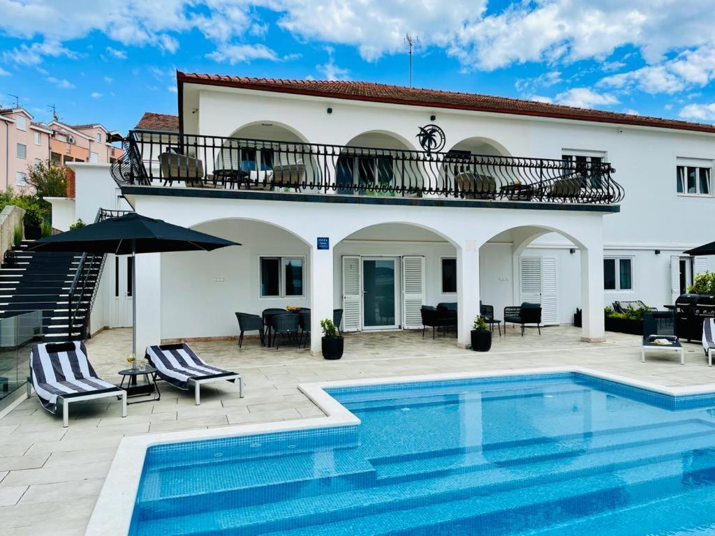 Villa Gala Trogir Exteriör bild